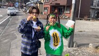 NAOTOとフワちゃん。(c)テレビ東京