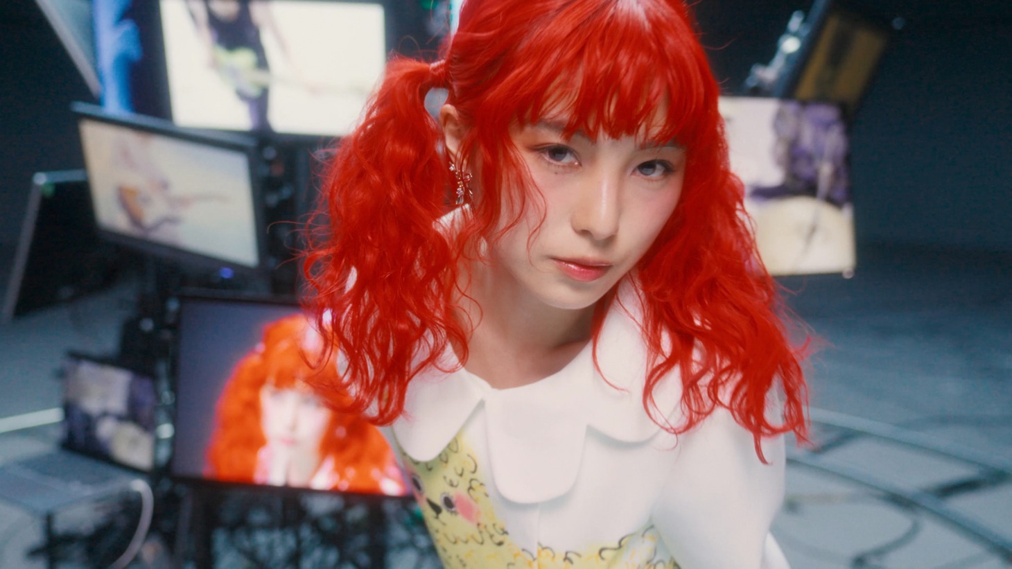 a子「LAZY」MVより。