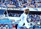 YOSHIKIが大谷翔平の出場試合でピアノ演奏、サイン入りユニフォームもらう