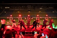 超特急（撮影：米山三郎）