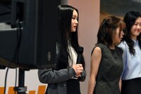 静かにたたずむMIU。