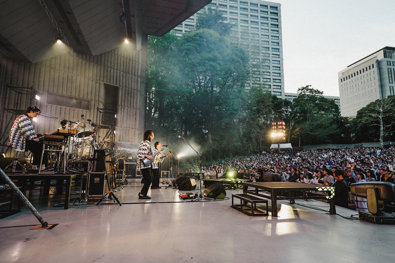 never young beachLIVE at 日比谷野外音楽堂 never young beach、春の野音を盛り上げた10周年ワンマン
