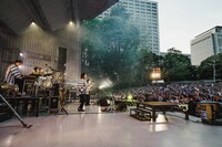 「never young beach show at 日比谷野外大音楽堂 -10th Anniversary-」の様子。（Photo by Asami Nobuoka）