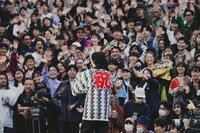 「never young beach show at 日比谷野外大音楽堂 -10th Anniversary-」の様子。（Photo by Asami Nobuoka）