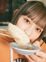 佐々木莉佳子（アンジュルム）フォトブック「girasol」より。（撮影：神戸健太郎）