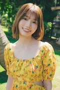 高本彩花の1st写真集「僕の記憶の中で」より。(撮影:東京祐)(c)KOBUNSHA