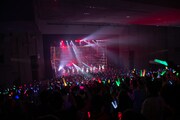 「私立恵比寿中学 15th Anniversary Tour 2024 ～the other side of indigo hour～」初日公演の様子。