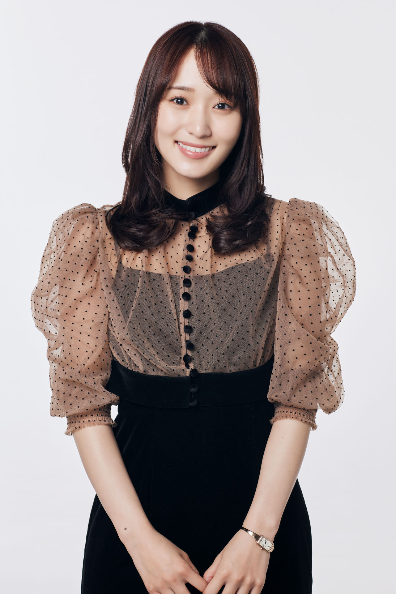 菅井友香演じる佐山雅。(c)「ビジネス婚」製作委員会・MBS