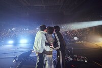 人気画像8位は「King Gnuキャリア初のアジアツアーに4都市熱狂　国内5大ドーム公演と合わせて40万人動員」より、「King Gnu Asia Tour『THE GREATEST UNKNOWN』」Olympic Hall公演の様子。（撮影：川上智之）