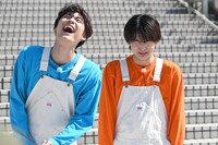 アロハ（左）のある発言に泣き出すハル（右）。