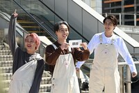 「銀座」を引いてブチアガるシューヤ（左）。