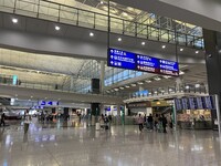 直結のホテルに泊まったので、帰る頃には図々しくも自分の庭のように愛着が湧いてしまった香港国際空港。