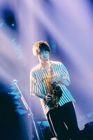 荒井智之（Dr, Cho）（撮影：後藤壮太郎）