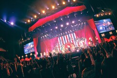 sumika「FLYDAY CIRCUS」閉幕、“声”を取り戻したサーカス小屋に広がった笑顔