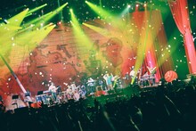 「sumika Live Tour 2024『FLYDAY CIRCUS』」神奈川・ぴあアリーナMM公演の様子。（撮影：後藤壮太郎）