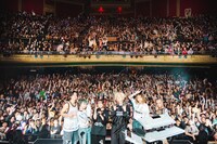 「YOASOBI LIVE IN THE USA」San Francisco The Warfield公演の様子。（Photo by Kato Shumpei）