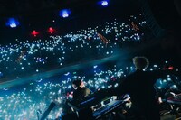 「YOASOBI LIVE IN THE USA」San Francisco The Warfield公演の様子。（Photo by Kato Shumpei）