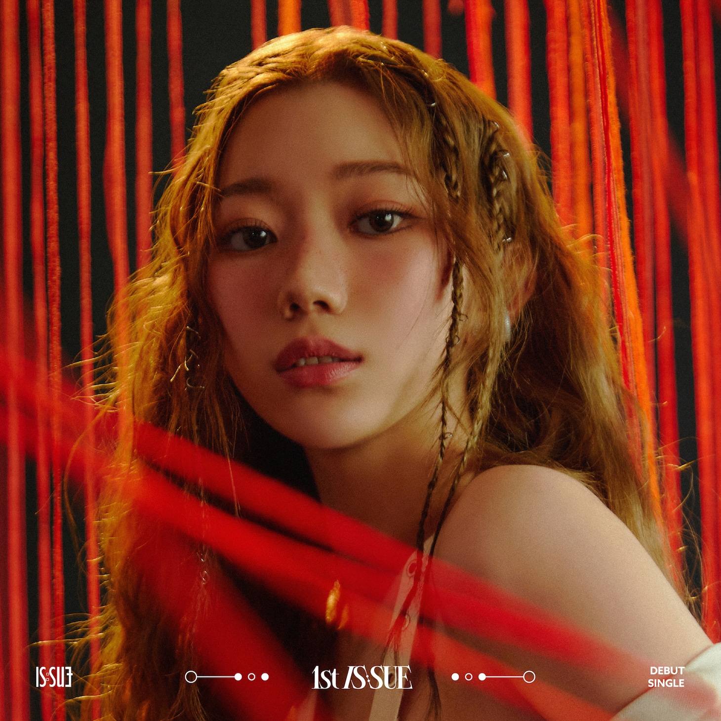 IS:SUE「1st IS:SUE」FC限定盤（RINO） (c)LAPONE GIRLS