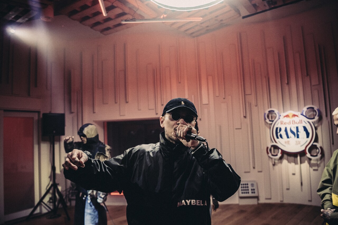 JNKMN - AwichやkZmらYENTOWNメンバーが「RASEN」集結、初の全員参加曲