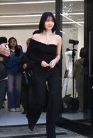 入場するMOMO（TWICE）。