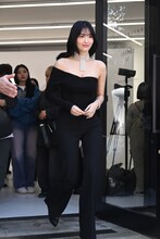 入場するMOMO（TWICE）。