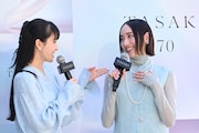 のっちにジュエリーの魅力を熱弁するあ~ちゃん。
