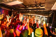自給自足のBiS！インディーズ回帰のPIGGS！新宿LOFTで汗だく競演