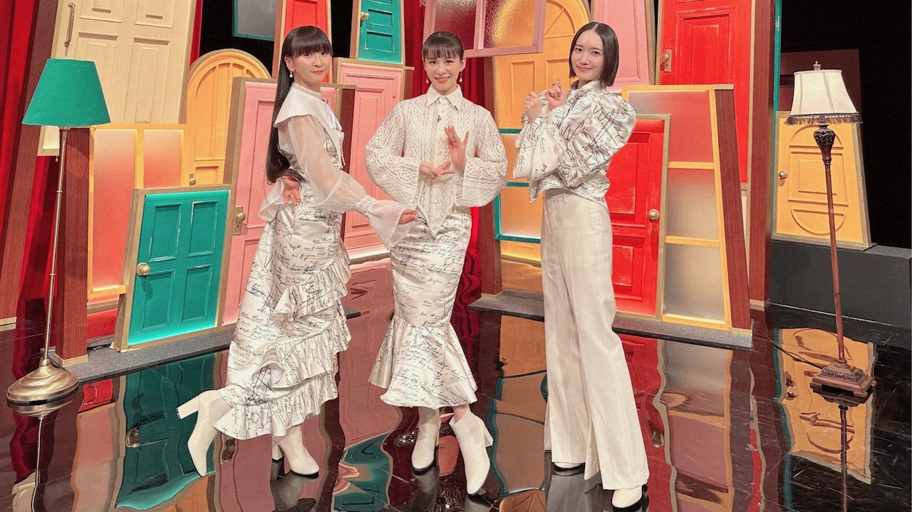 なぜ仏たちは斜めに飛んでくるのか、Perfumeと伊集院光が“救い”の仏画の秘密に迫る