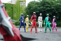 「特捜戦隊デカレンジャー20th ファイヤーボール・ブースター」場面カット