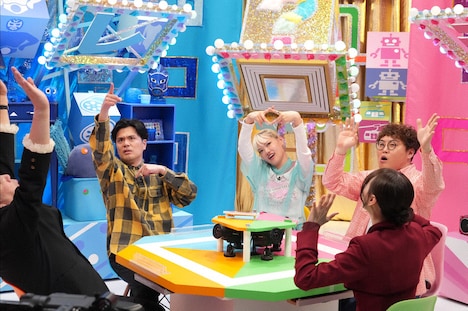 「お笑い4コマパーティー　ロロロロ」より。 (c)日本テレビ