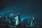 羊文学、満員の横浜アリーナに響かせた3人の轟音「自分の人生じゃないみたいだ」