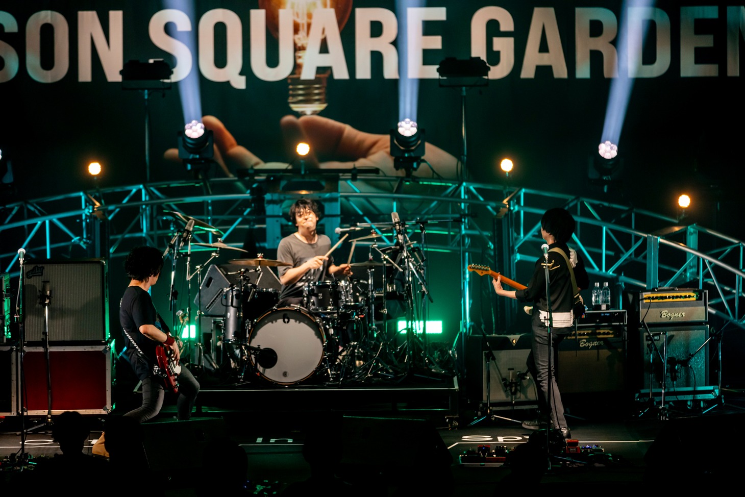 UNISON SQUARE GARDEN（Photo by Viola Kam［V'z Twinkle］）