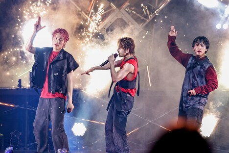 左からKENSHIN、EIKU、NAOYA。