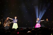 「LAWSON presents 高垣彩陽＆豊崎愛生 2マンライブ2024 “twinklux”」の様子。