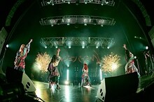 「カイジューバイミーONEMAN『怪獣爛漫』」の様子。（撮影：粂井健太）