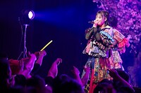 スタンド・バイ・華希（撮影：粂井健太）