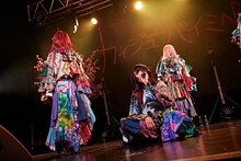 「カイジューバイミーONEMAN『怪獣爛漫』」の様子。（撮影：粂井健太）