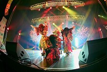 「カイジューバイミーONEMAN『怪獣爛漫』」の様子。（撮影：粂井健太）