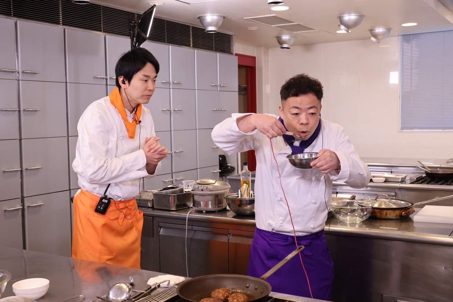 「火曜は全力！ 華大さんと千鳥くん」収録の様子。(c)関西テレビ