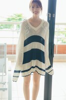 高本彩花の1st写真集「僕の記憶の中で」より。（撮影：東京祐）(c)KOBUNSHA