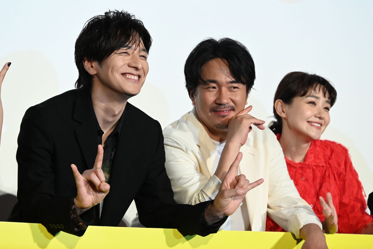 左から生田斗真、ヤン・イクチュン、奈緒