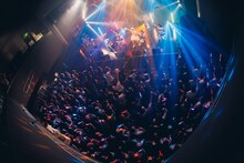 「キングサリ 2nd Anniversary LIVE『Walpurgis』」の様子。（撮影：真島洸）