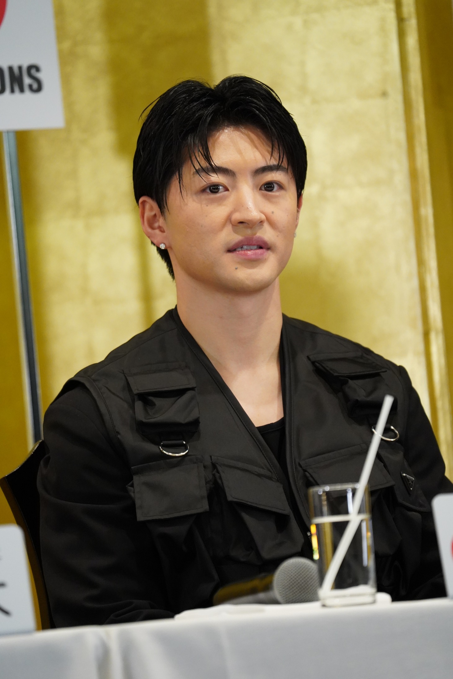 佐野玲於