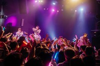 NoelliL「七瀬美優、雪梨冴愛卒業公演 ～8年の軌跡～」の様子。