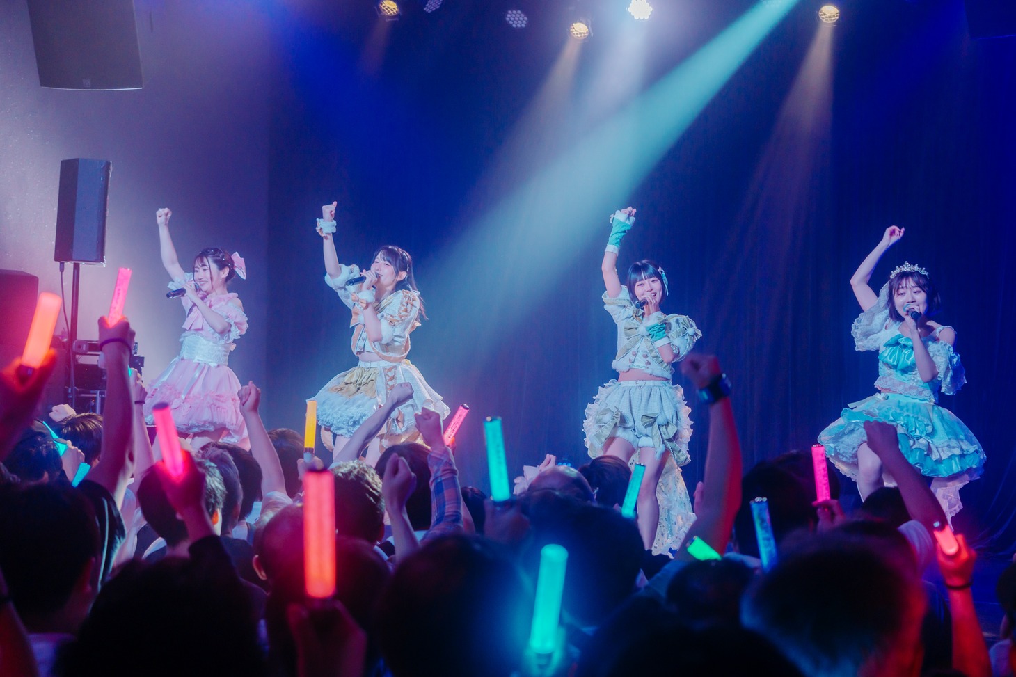 NoelliL「七瀬美優、雪梨冴愛卒業公演 ～8年の軌跡～」の様子。