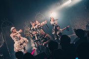 「キングサリ 2nd Anniversary LIVE『Walpurgis』」の様子。（撮影：真島洸）