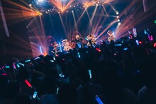 「キングサリ 2nd Anniversary LIVE『Walpurgis』」の様子。（撮影：真島洸）