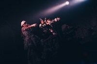 「キングサリ 2nd Anniversary LIVE『Walpurgis』」の様子。（撮影：真島洸）