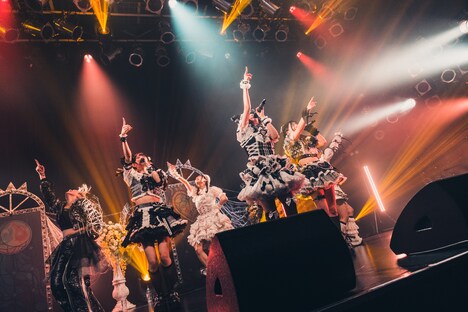 「キングサリ 2nd Anniversary LIVE『Walpurgis』」の様子。（撮影：真島洸）