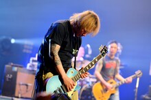 横山健（G, Vo / Ken Yokoyama）（撮影：半田安政）